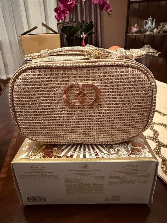 Dior Handbags - Dior LE Rose Gold Beauty Pouch